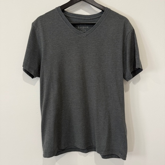 J. Crew Men's Slim Washed Gray V-Neck Shirt Size L - Picture 1 of 17
